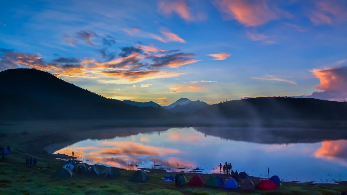 Telaga Dringo di kala pagi hari
