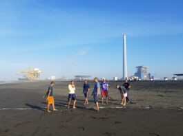 PLTU yang ada di tepi pantai