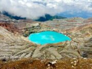 Pemandangan kawah di Gunung Dempo