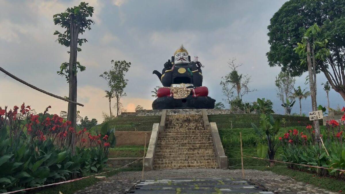taman yang indah dan asri