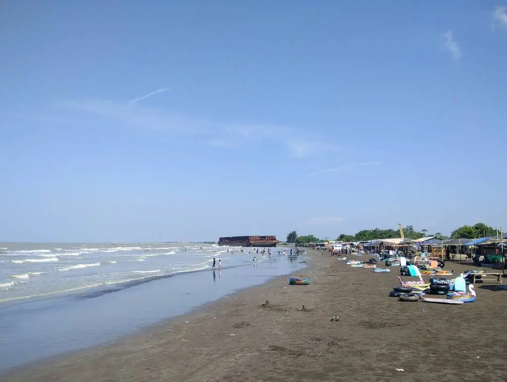 Pantai Glayem Indramayu.