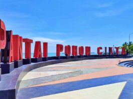 landmark Pantai Pohon Cinta Puhowato