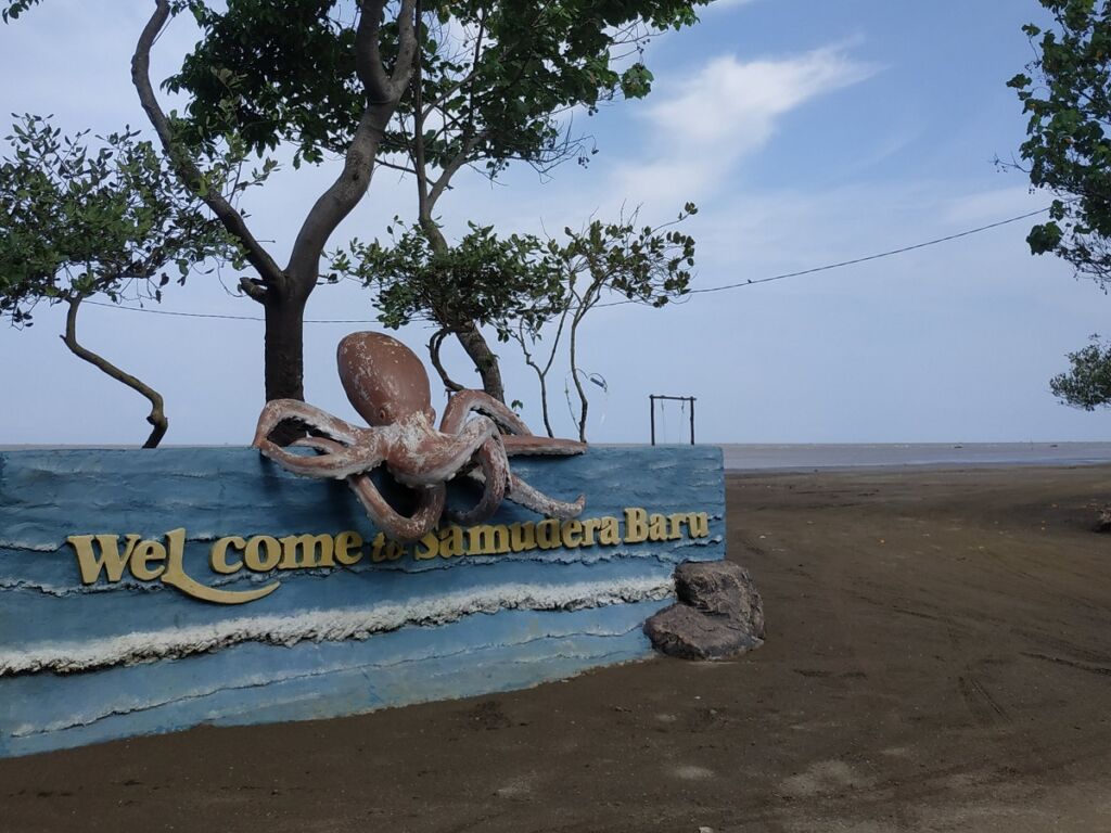 Pantai Samudera Baru Karawang.