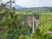 Air Terjun Sipiso Piso