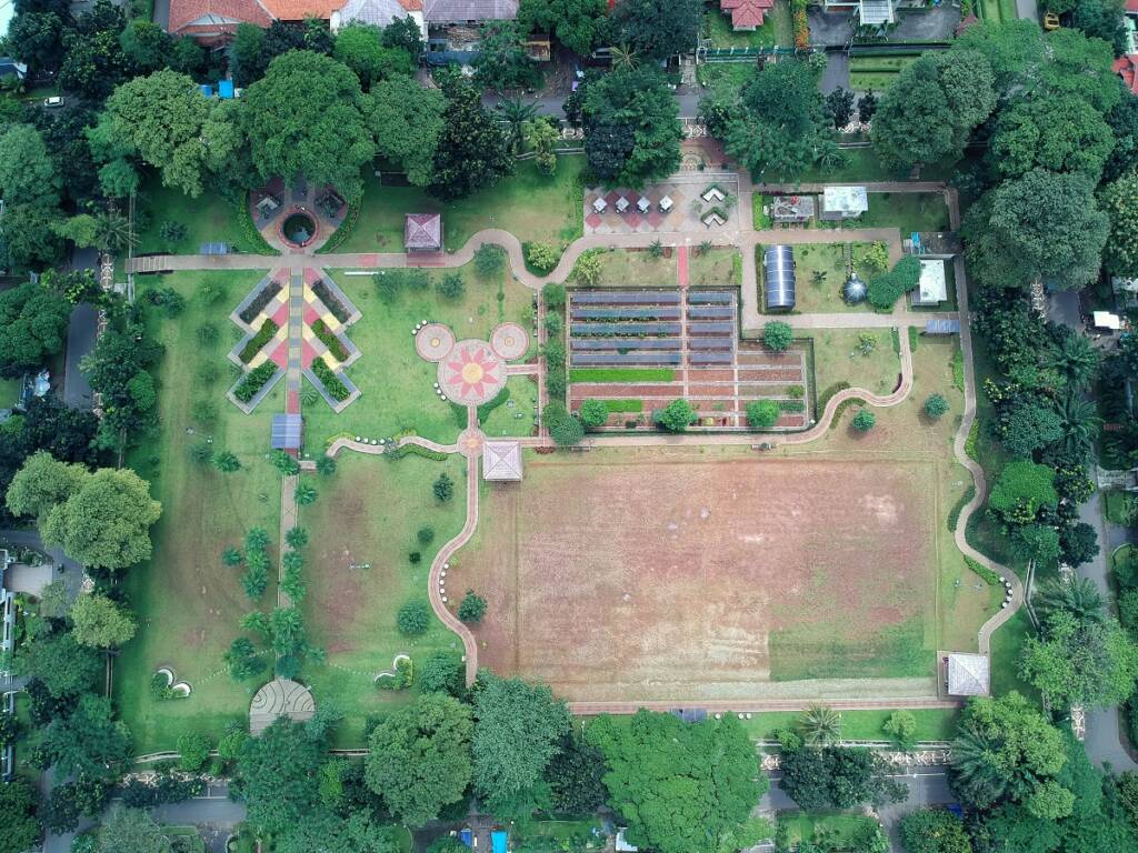 Area asri Taman Heulang Bogor.