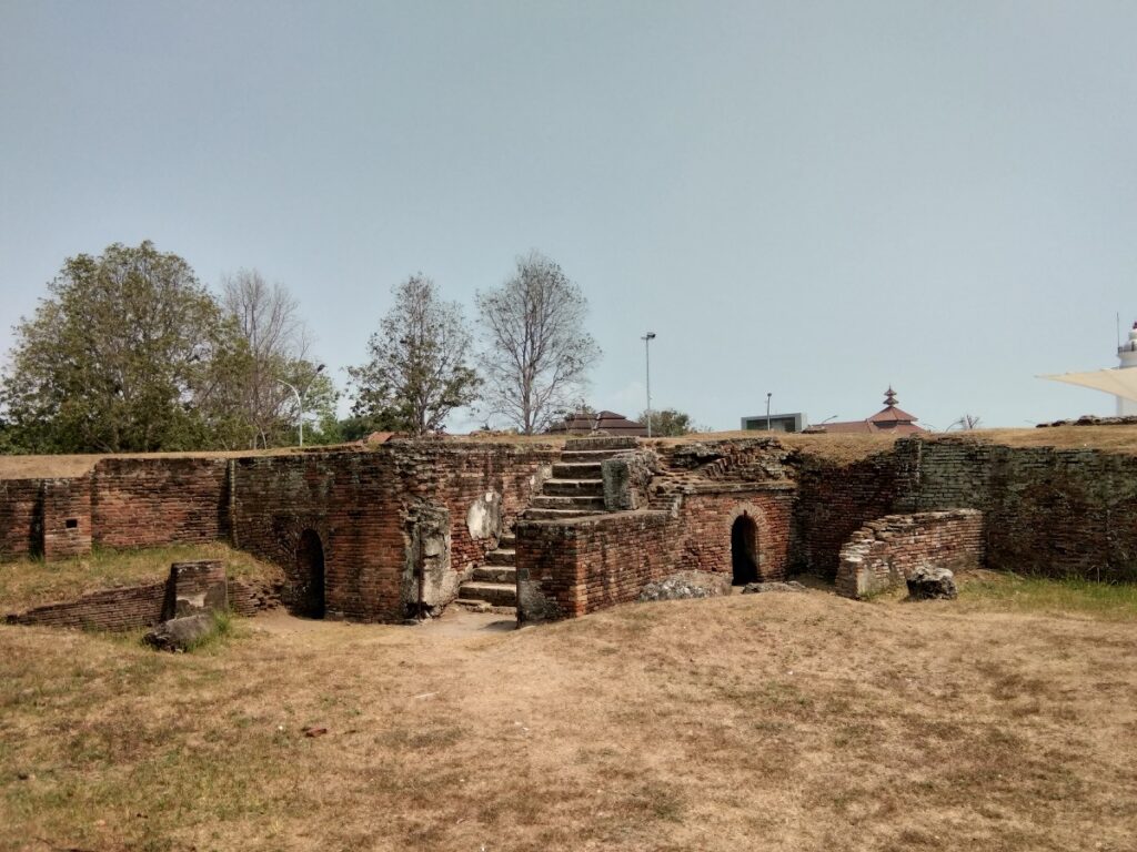 Beberapa bangunan keraton Surosowan yang masih tersisa