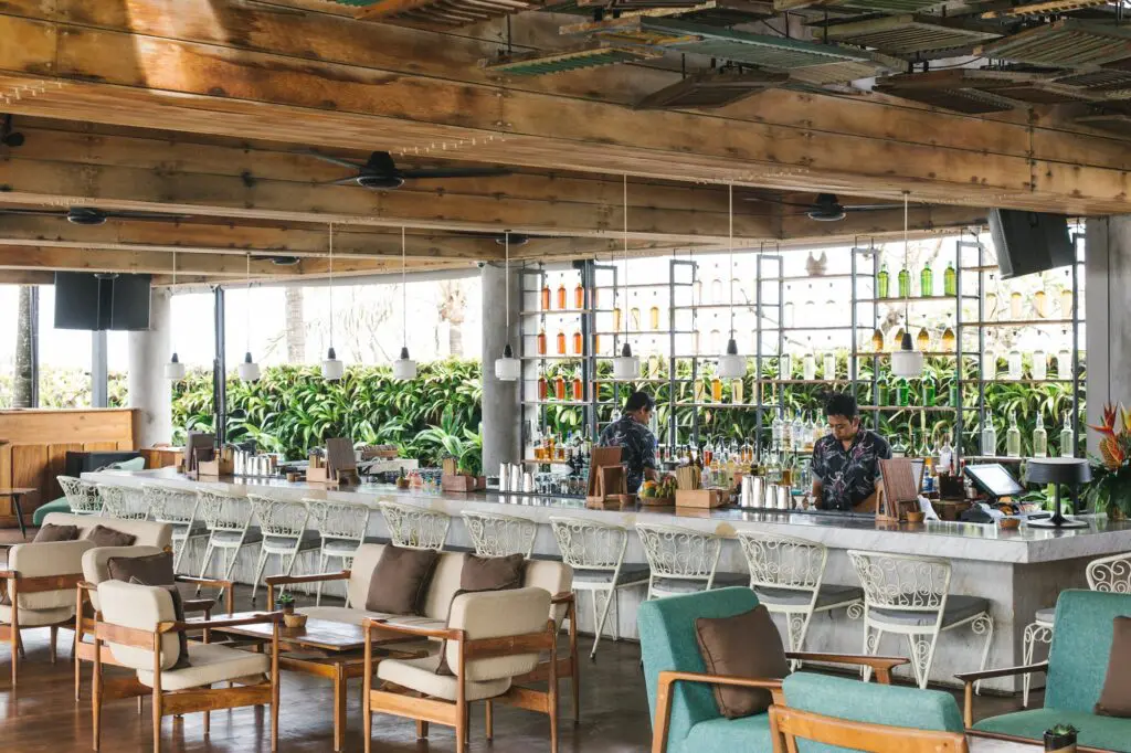 Restoran di Potato Head Beach Club yang Mengusung Tema Tropical