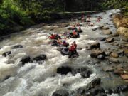 Sungai berbatu yang cocok untuk susur sungai