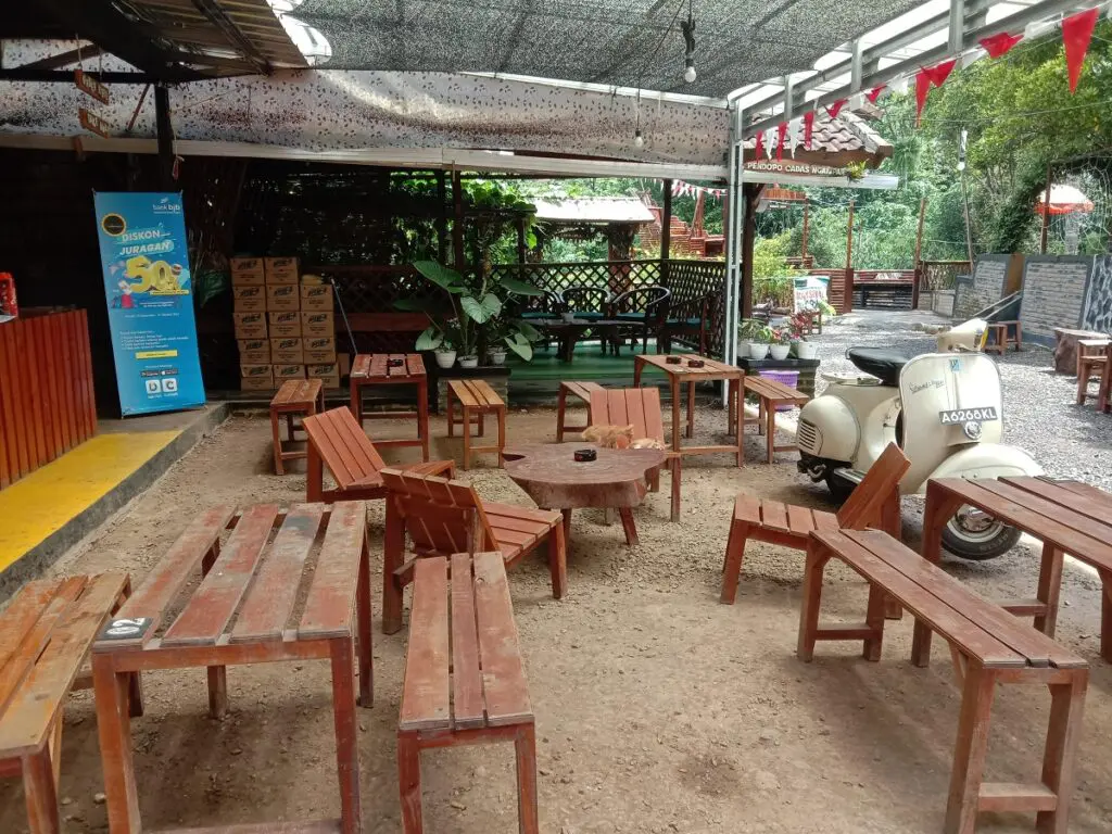Cafe dan kedai kopi di Lembur Kula