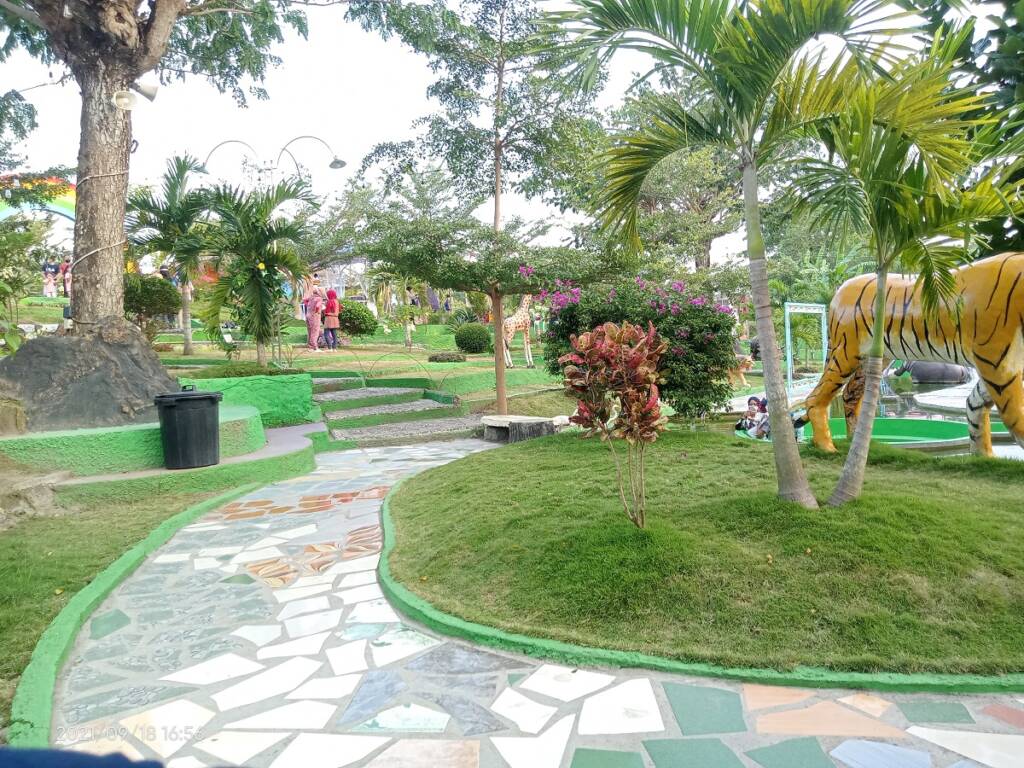 Taman Bunga Edum Park