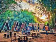 Menikmati sore sambil wisata kuliner di Taman Senja Ngelo