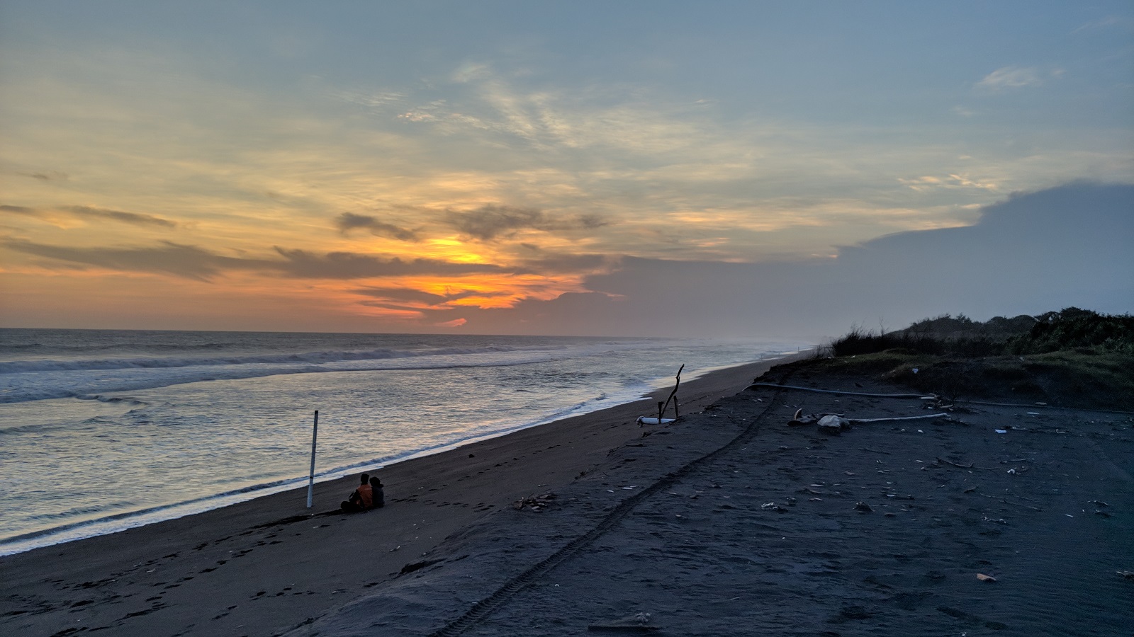 Sunset di Pantai Trisik