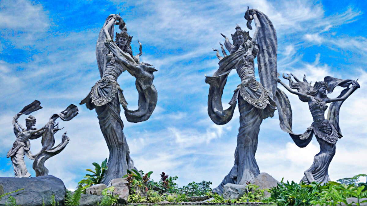patung bidadari di taman dedari ubud