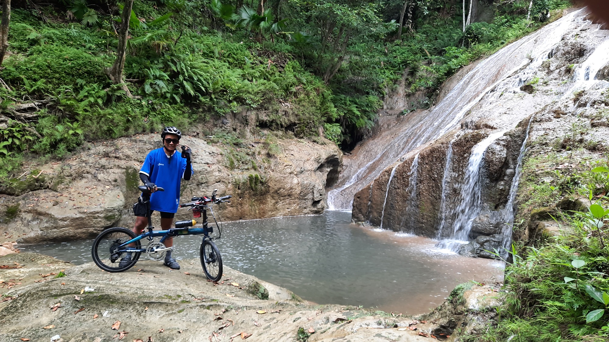 Bersepeda sampai Curug Banyunibo