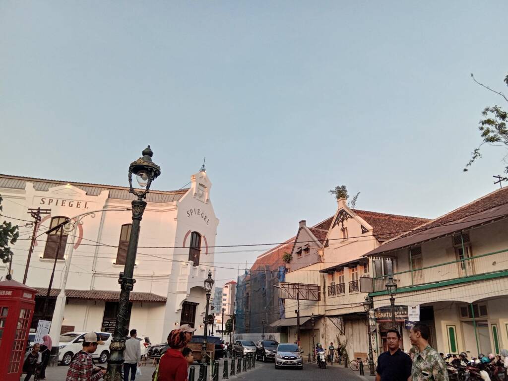 Kota Lama Semarang merupakan sebuah kawasan cagar budaya peninggalan masa penjajahan