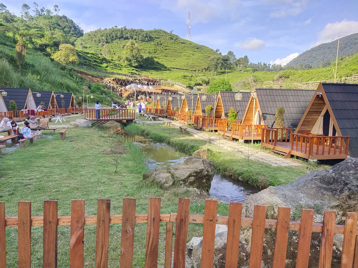 Tempat untuk bersantai menikmati keindahan alam