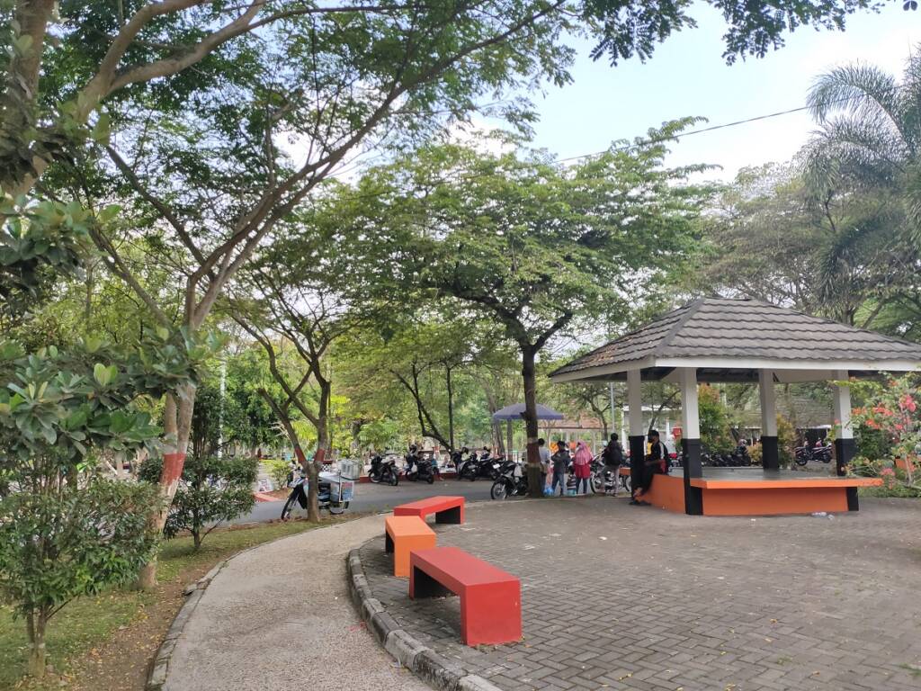 Taman Kali Progo menjadi salah satu tempat untuk bersantai sambil menikmati udara sejuk Temanggung