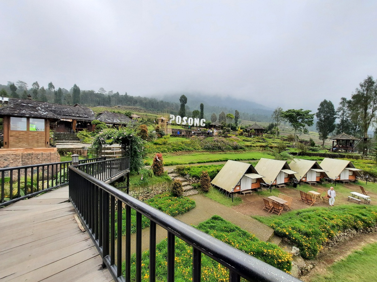 Taman Wisata Posong menawarkan udara sejuk dan panorama khas pegunungan