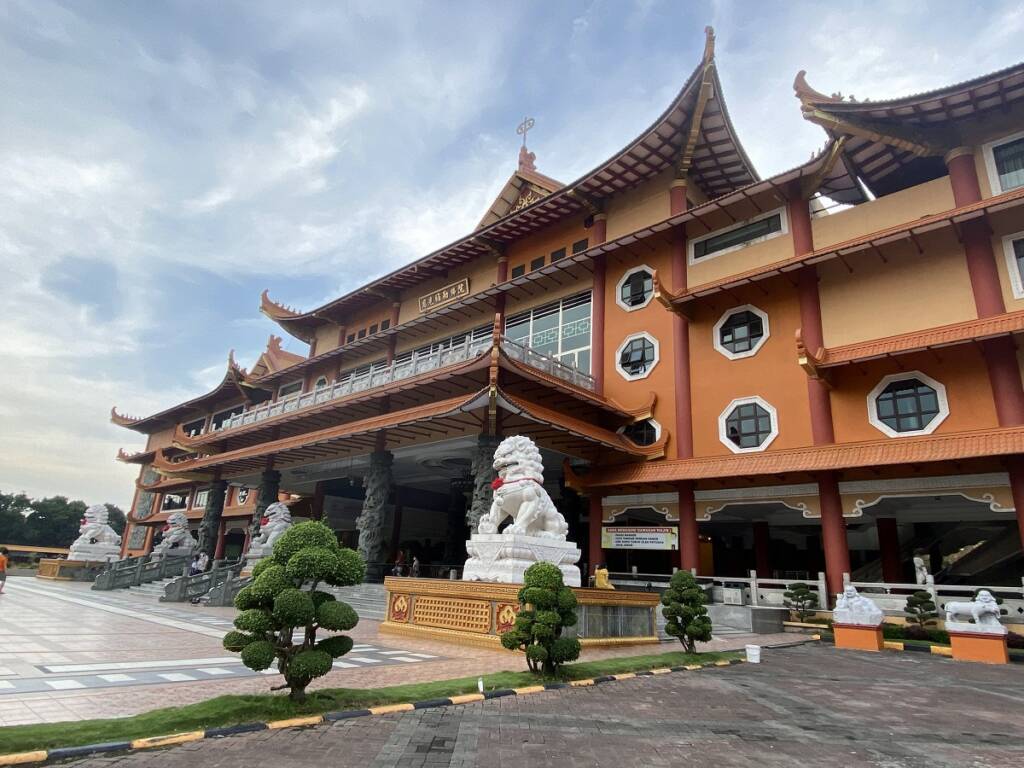 Vihara Maitreya, destinasi wisata religi di Kota Medan