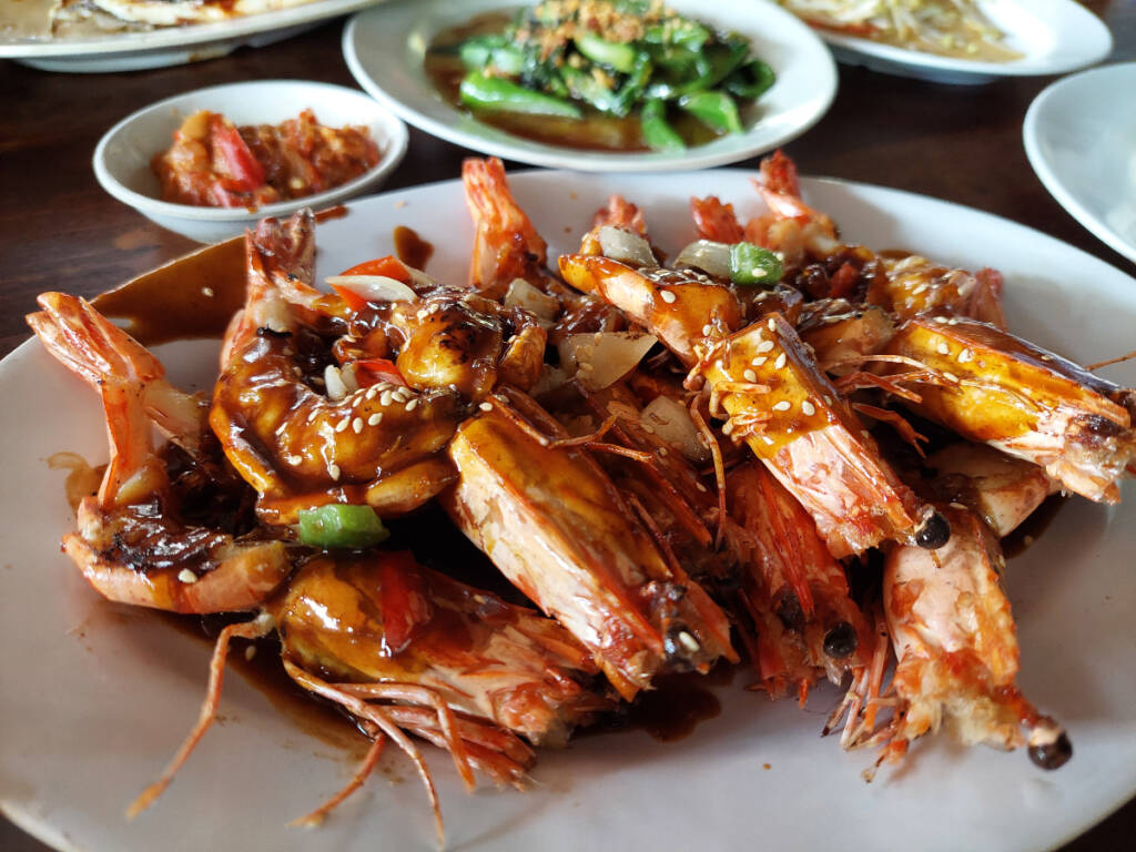 Bandar Djakarta Bekasi menawarkan aneka olahan seafood 