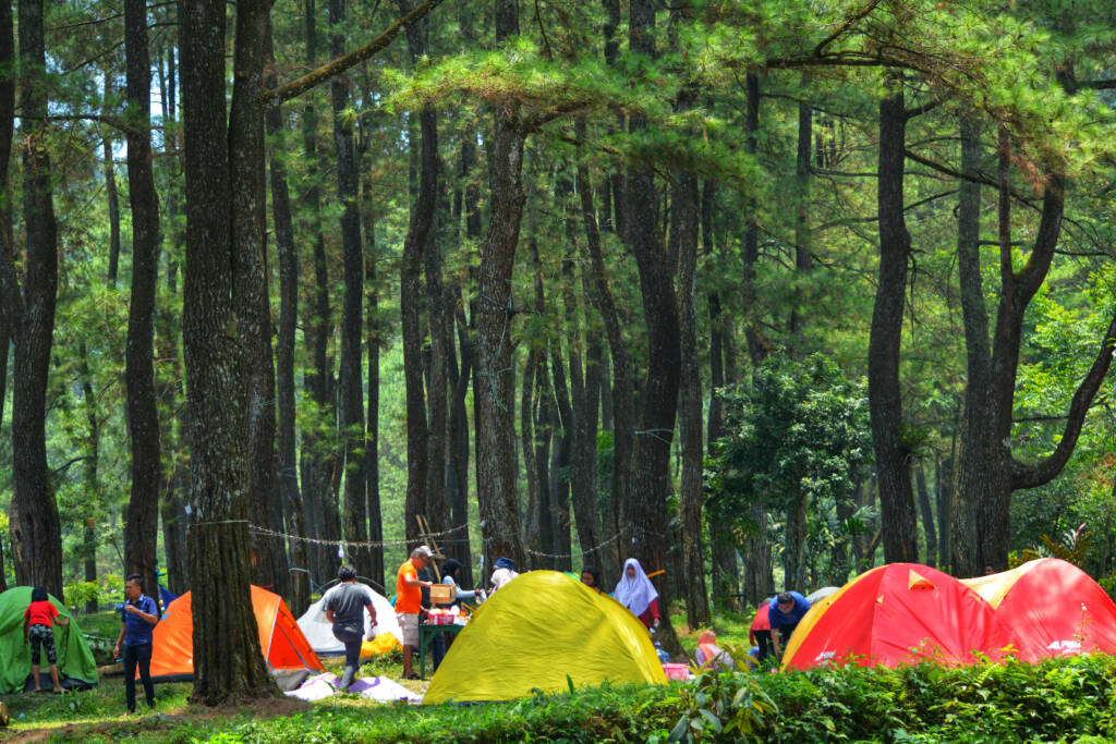 Curug Ciputri Tenjolaya salah satu camping ground di dekat air terjun