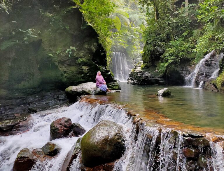 CURUG BALONG ENDAH Tiket Murah Airnya Jernih Sebening Kaca - Desember 2024