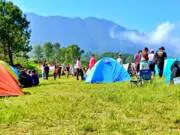 Suasana berkemah di Camping Gayatri Puncak Bogor
