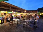 Suasana wisata kuliner malam di Bandung Pascal Food Market