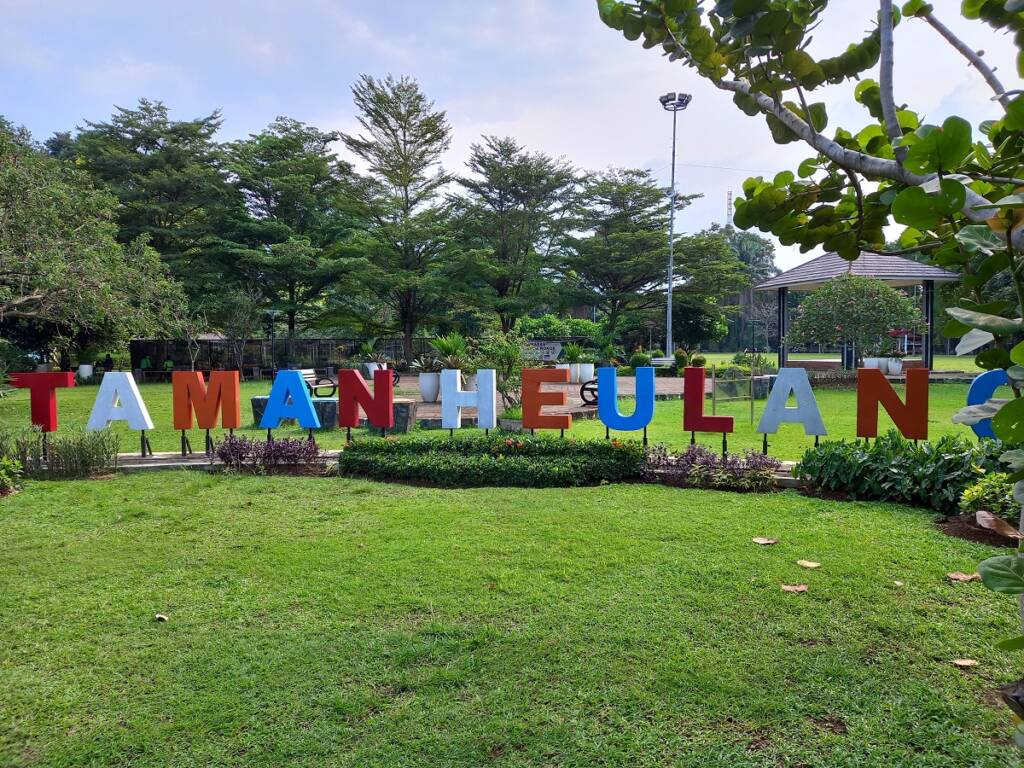 Taman Heulang merupakan salah satu pusat aktivitas warga dengan fasilitas olaghraga