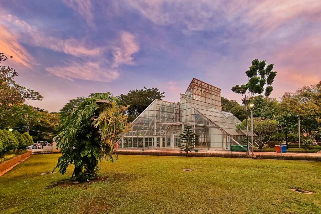 Taman Menteng bisa menjadi tujuan yang pas saat akhir pekan di Jakarta