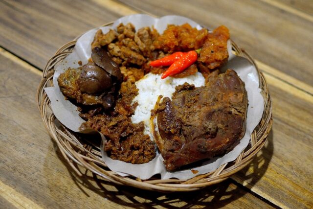 7 Gudeg Jogja Terkenal Rasanya Lezat