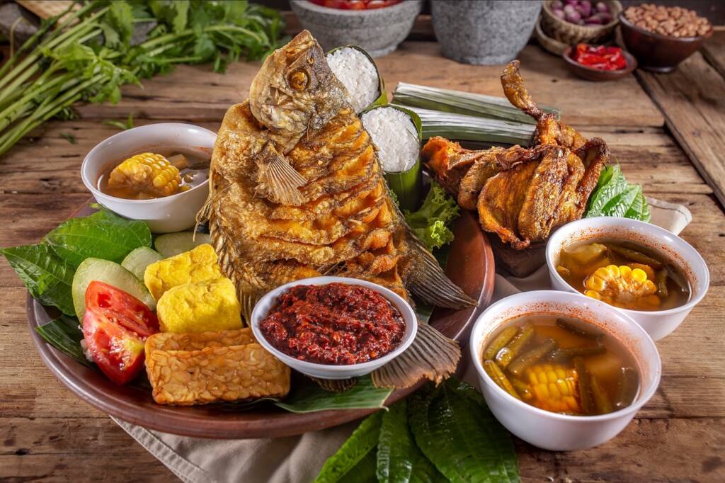 Gurih 7 Bogor menjadi salah satu tempat makan khas Sunda yang enak untuk bersantap bersama keluarga