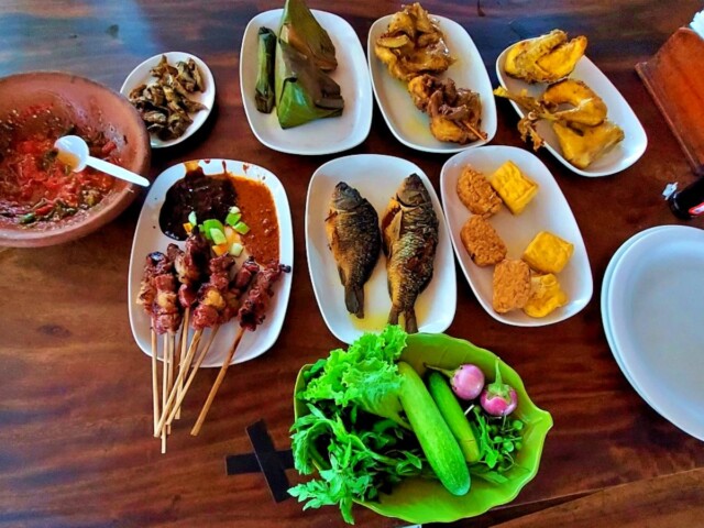 Sajian pilihan menu wisata kuliner di Rumah Makan Ciganea Purwakarta