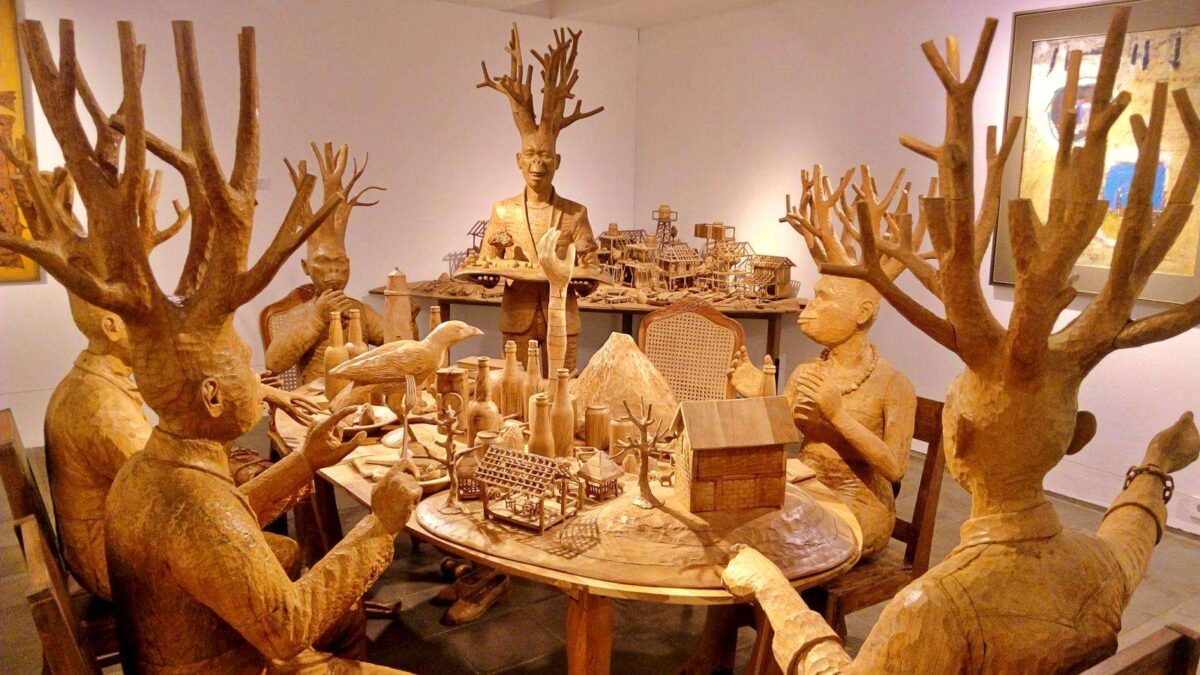 Karya Seni rupa patung yang dipamerkan di OHD Museum