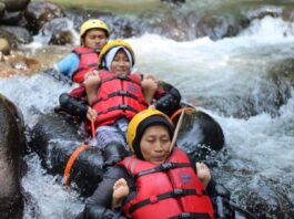 Petugas akan Mendokumentasikan Kegiatan selama melakukan River Tubing