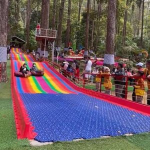 Rainbow Slide di Lawu Green Forest