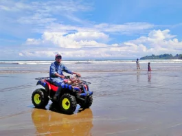 Bermain ATV salah satu aktivitas menarik di Pantai Air Manis