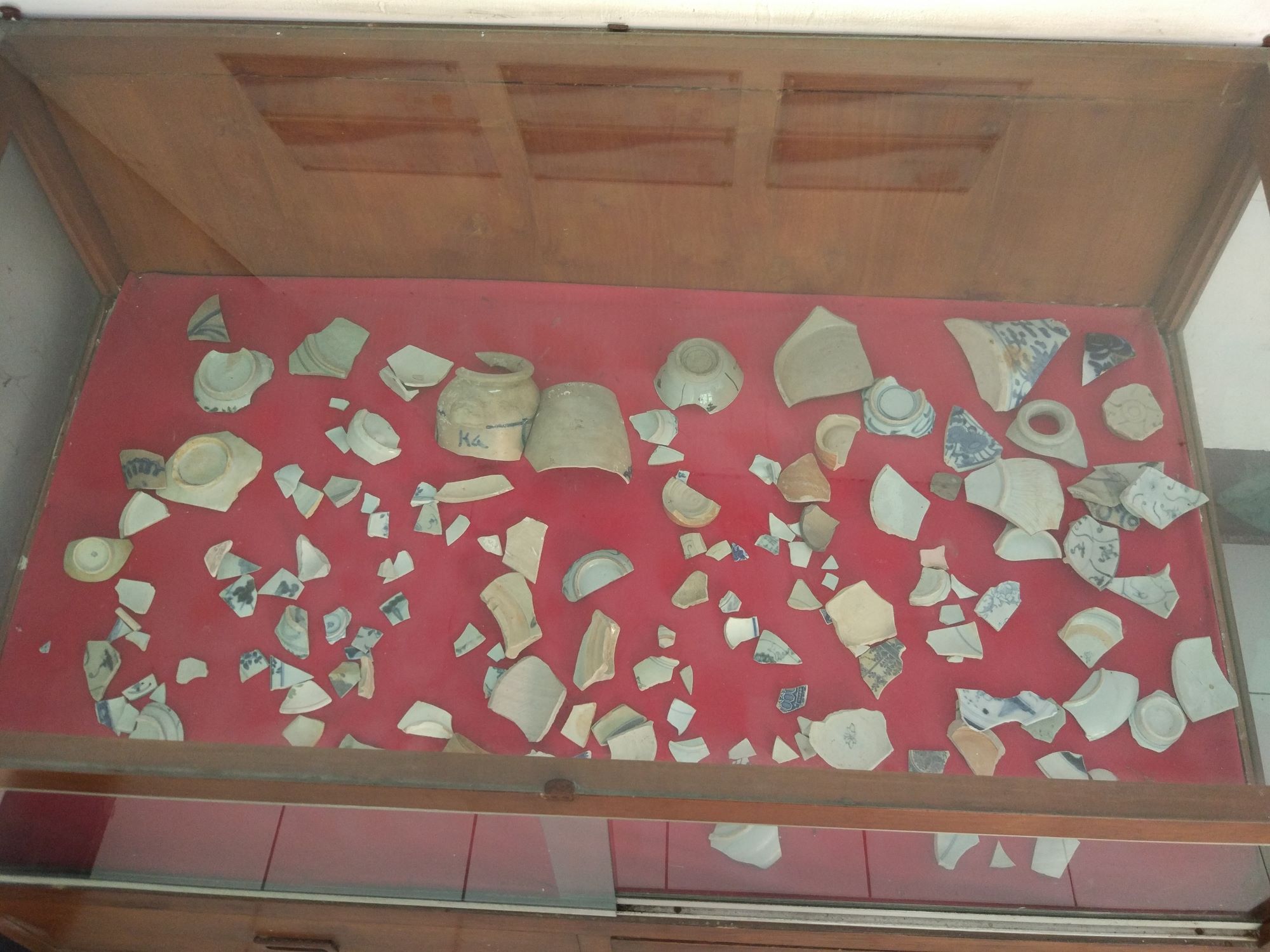 Berbagai peninggalan artefak di Museum Pulau Onrust -Sulaeman Bong