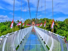 Jembatan Kaca Bali di Gianyar Sukawati