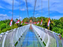 Jembatan Kaca Bali di Gianyar Sukawati