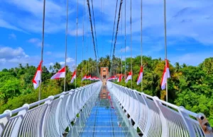 Jembatan Kaca Bali di Gianyar Sukawati