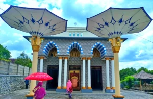 Replika Masjid Nabawi