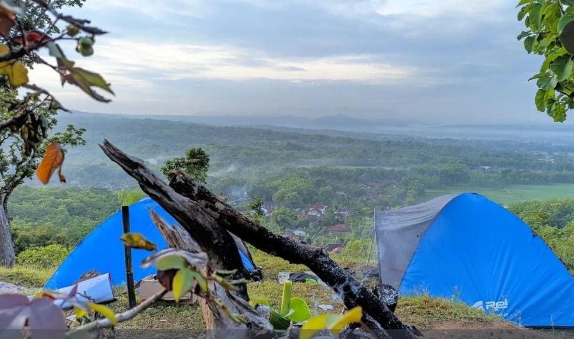 tenda di puncak bukit wisata alam taruwongso - wonderful taruwongso