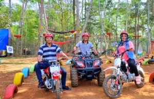 Wahana ATV dan Motor Trail di Dpongs Wisata Keluarga