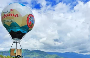 Wahana foto balon udara di De Tjangkul Batu