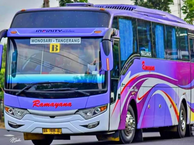 Bus Ramayana Executive Class