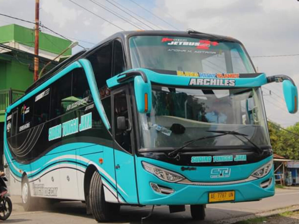 Bus Sudiro melayani bayak Rute seperti Surabaya, Magetan, Wonogiri, Muria, Yogya, dll.