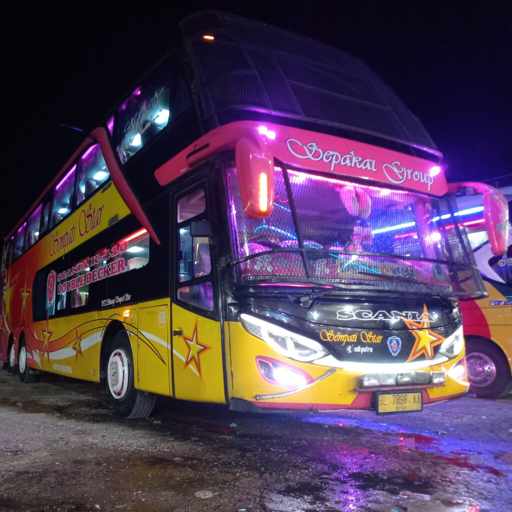 Bus Sempati Star dengan eksterior elegan. Sumber: Gmpas/Pool Bus & Loket Sempati Star.