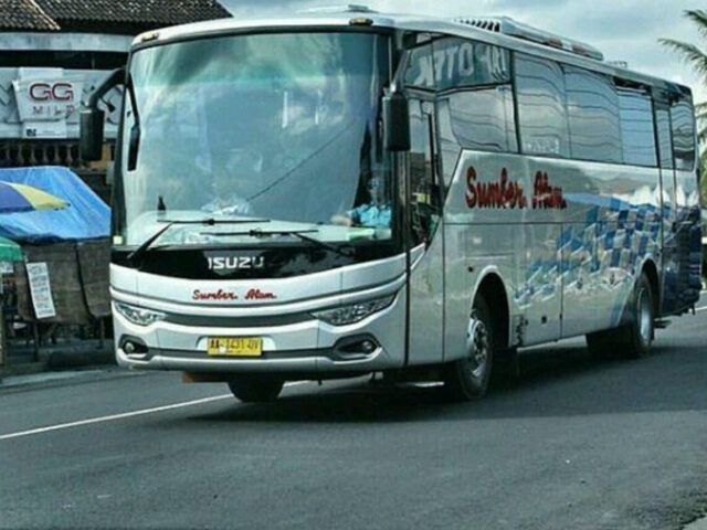 Bus Sumber Alam memberi pelayanab prima. Sumber: Instagram/po.sumberalam.