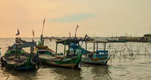 Desa nelayan di Pantai Tanjung Kait